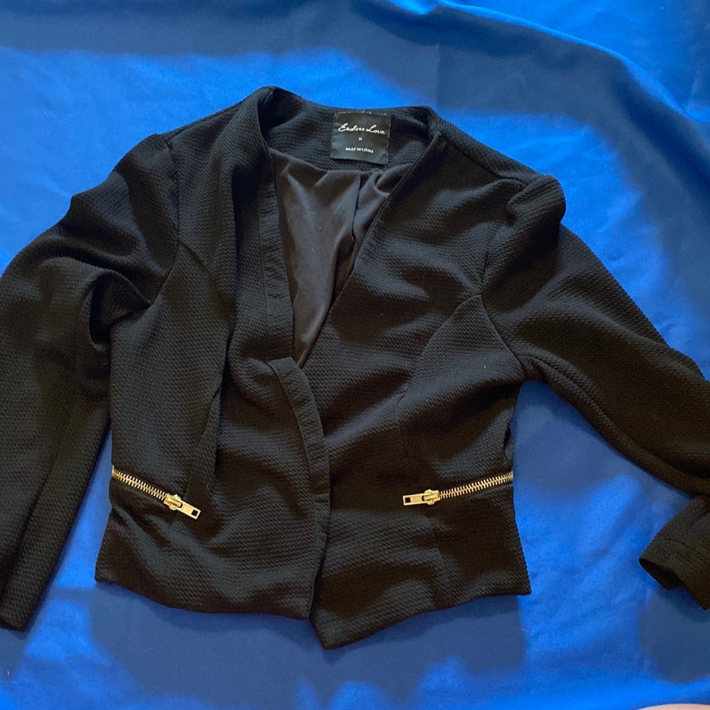 Endless Love Black 3/4 sleeve crop blazer medium